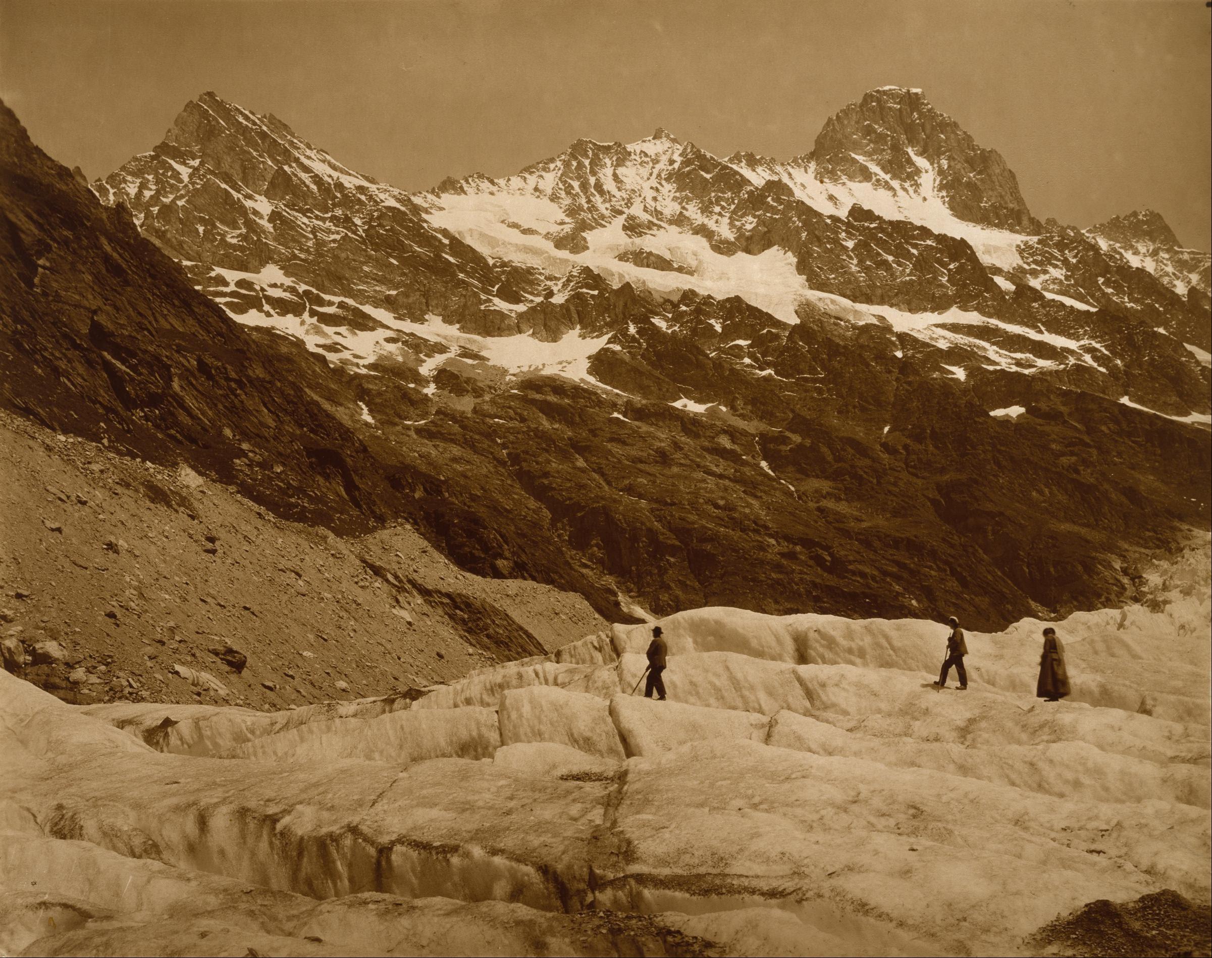Paysage alpin, trois alpinistes sur un glacier — Adolphe Braun