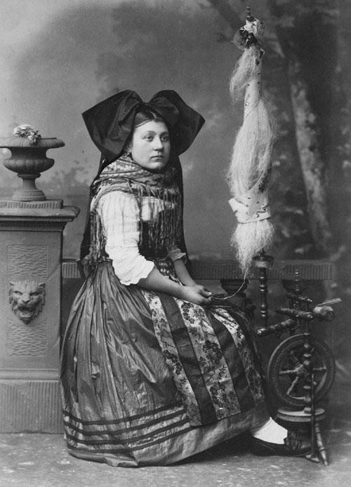 Alsatian Costume Study (Spinning Wheel) — Adolphe Braun