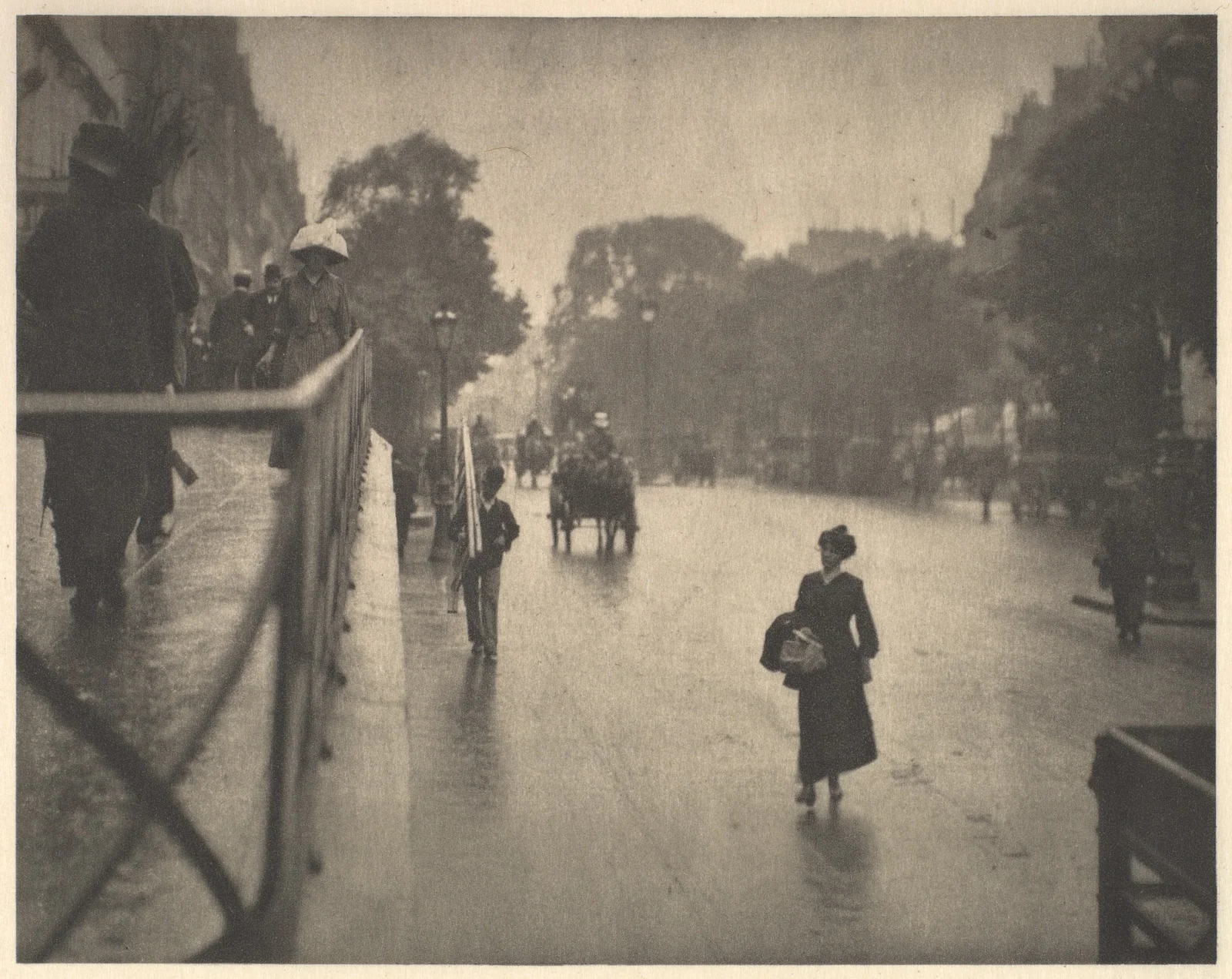 A Snapshot, Paris — Alfred Stieglitz