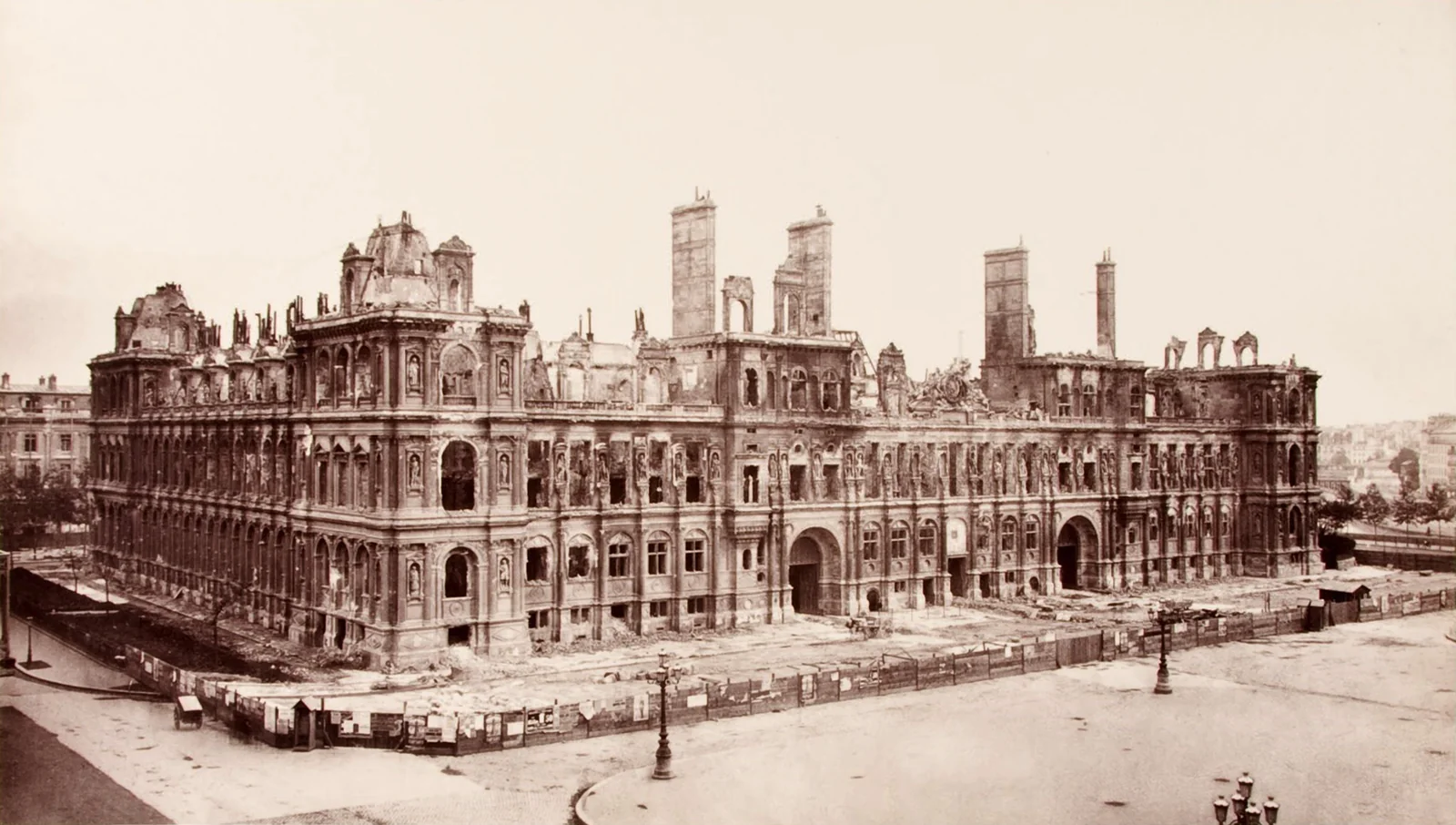 Hôtel de Ville After the Commune Fire — Charles Marville