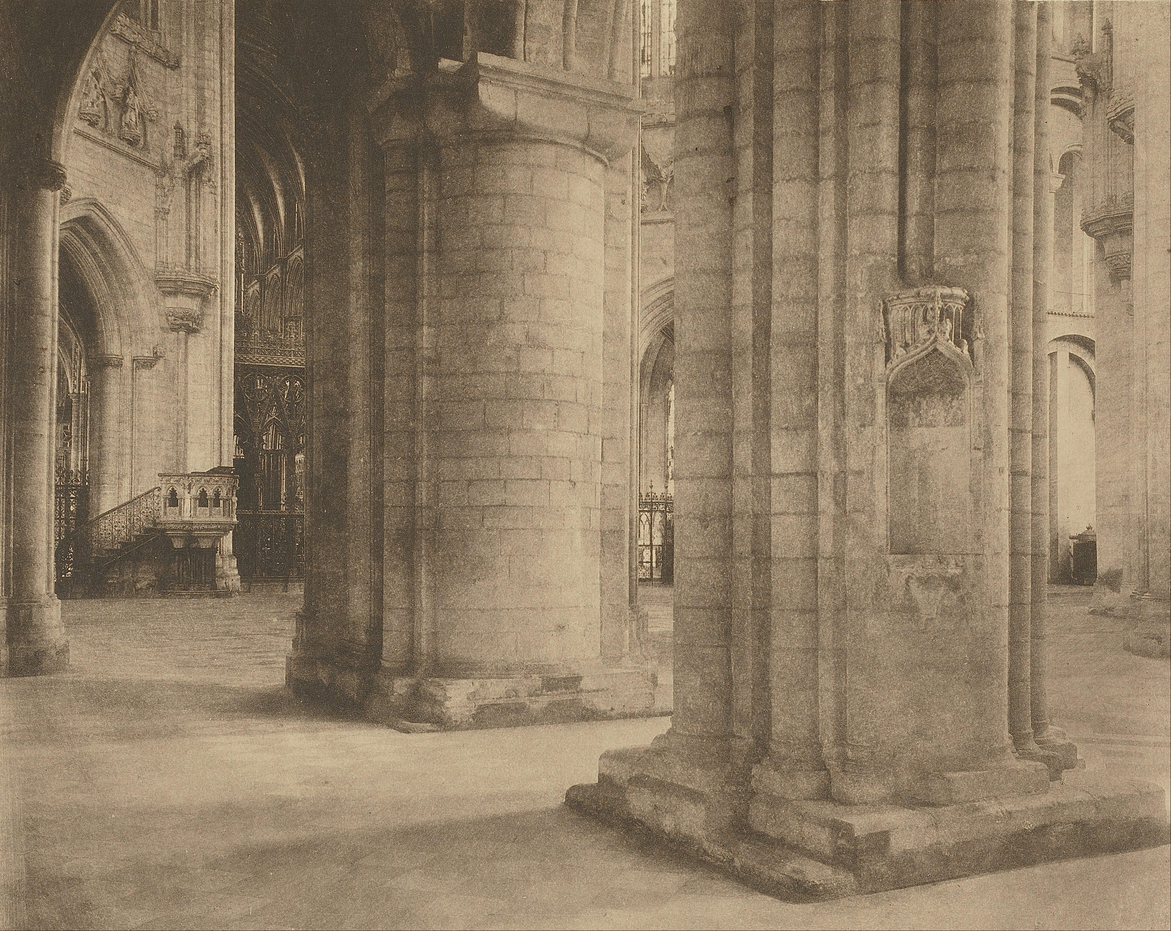 Cathédrale d'Ely : à travers nef et octogone — Frederick H. Evans