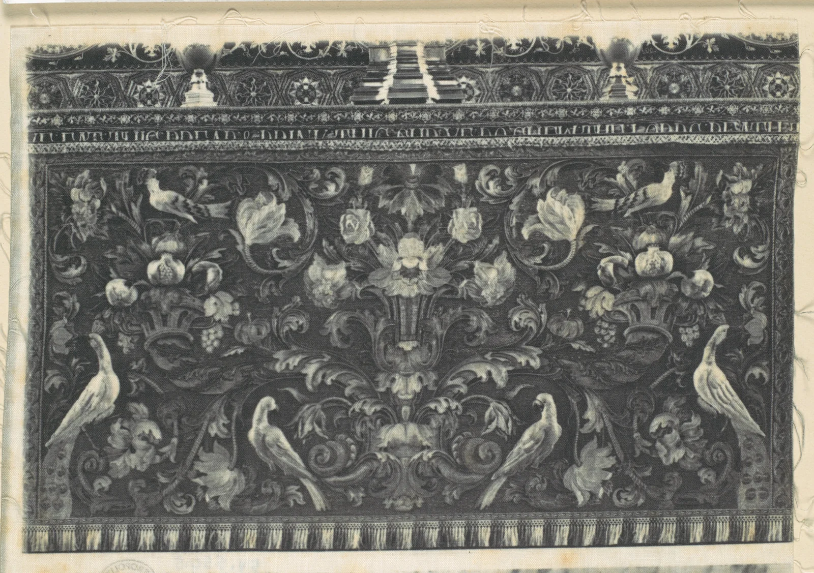 Parement d'autel brodé, Durham — Frederick H. Evans